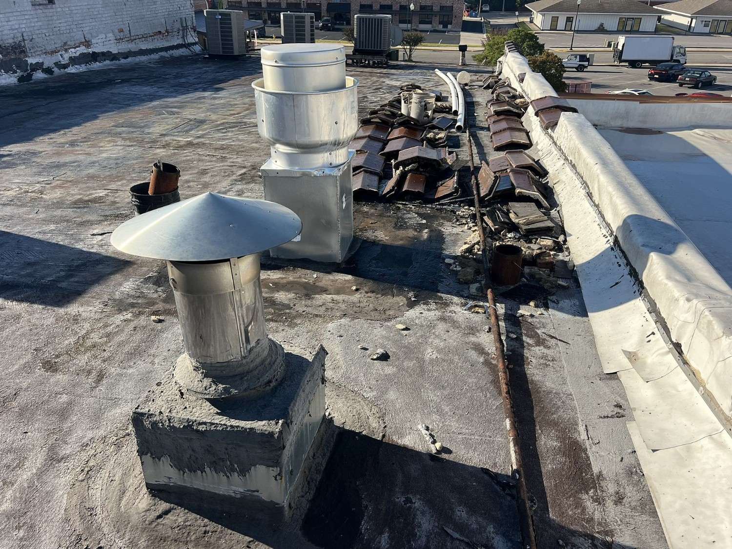 Roofing contractor team on Alabama residential roof